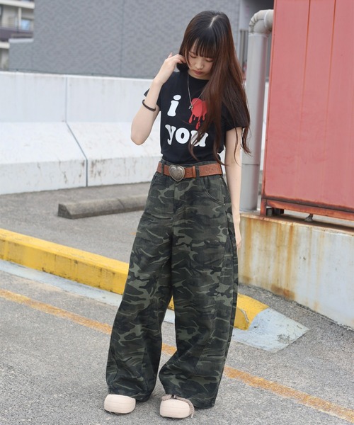 ATMARK(アットマーク)の「【ZOZO限定】ヴィンテージカーブデニムパンツ(デニムパンツ・レディース・ブラック/ブルー/カモフラージュ/レオパード・MEDIUM/LARGE/X-LARGE/SMALL)」の20枚目の写真