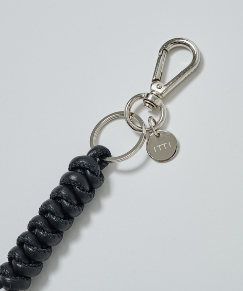 ITTI】CRISTY SNAKEKNOT CHARM / STCOW（キーホルダー）｜ITTI