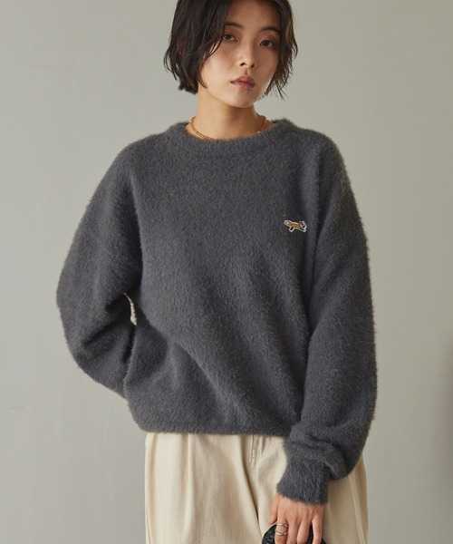 PENNEYS（ぺニーズ）の「PENNEYS/ペニーズ 別注 THE FOX ロゴ ワンポイント刺繍 ロングフェザーオーバーサイズ プルオーバーニット（ニット/セーター・レディース・アイボリー/チェリーレッド/ダークグレー/ネイビー/ベージュ/ブラック・L/M）」の18枚目の写真