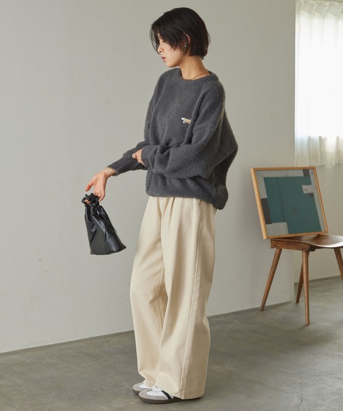 PENNEYS（ぺニーズ）の「PENNEYS/ペニーズ 別注 THE FOX ロゴ ワンポイント刺繍 ロングフェザーオーバーサイズ プルオーバーニット（ニット/セーター・レディース・アイボリー/チェリーレッド/ダークグレー/ネイビー/ベージュ/ブラック・L/M）」の22枚目の写真