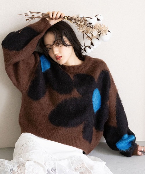 RAGEBLUE（レイジブルー）の「選べるシルエット/シャギーフラワーニット（ニット/セーター・レディース・ブラウン/アイボリー/ブラック/グレー/ピンク/ブルー・MEDIUM/LARGE）」の5枚目の写真