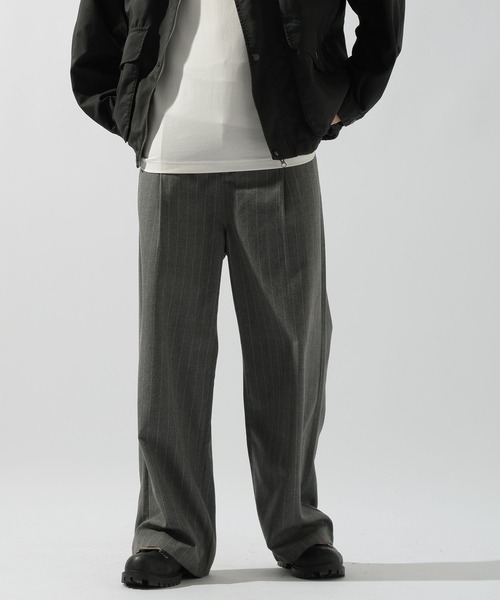 niko and...(ニコアンド)の「ワイドストレートスラックス(スラックス・メンズ・ブラウン/チャコール/ブラック/グレー・MEDIUM/LARGE)」の15枚目の写真