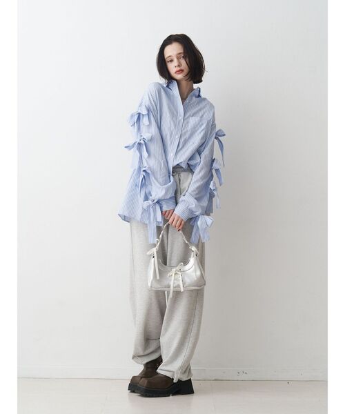 jouetie(ジュエティ)の「【WEB限定】リボンスリーブBIGシャツ(シャツ/ブラウス・レディース・ブラック/ブルー・MEDIUM)」の11枚目の写真