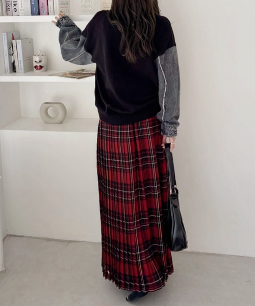 A.D.C.L.（エーディーシーエル）の「刺繍ロゴ入り 袖デニム切替 ニットプルオーバー（ニット/セーター・レディース・ブラック/チャコールグレー・M/L）」の7枚目の写真