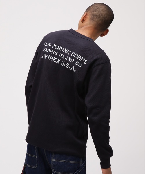 AVIREX(アヴィレックス)の「《WEB&DEPOT限定》STENCIL HONEYCOMB WAFFLE L/S T-SHIRT / ステンシル ハニカムワッフル 長袖Tシャツ / AVIREX / アヴィレックス(Tシャツ/カットソー・メンズ・ネイビー/オレンジ/ナチュラル/チャコール・MEDIUM/LARGE/X-LARGE/XX-LARGE)」の7枚目の写真