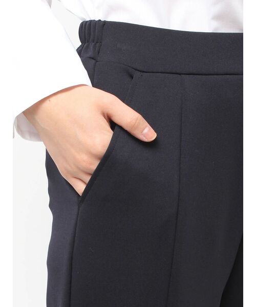 TONAL(トーナル)の「360°ストレッチスリムフレアパンツ(その他パンツ・レディース・ネイビー/チャコールグレー/ブルー・SMALL/MEDIUM/LARGE)」の12枚目の写真