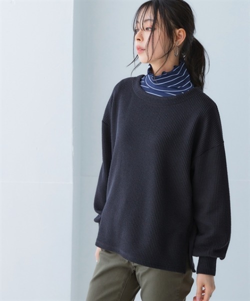 nissen(ニッセン)の「リブ見えカットソーサイドスリットプルオーバー<大きいサイズ有>(Tシャツ/カットソー・レディース・ブラック/チャコールグレー/ブラウン/ベージュ/ミント・S/M/L/LL)」の1枚目の写真