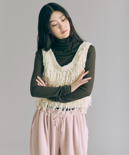 EN NEUME(エンノイム)の「Fringe Knit Bustier(ベスト・レディース・ブラウン/アイボリー/チャコール・FREE)」の4枚目の写真