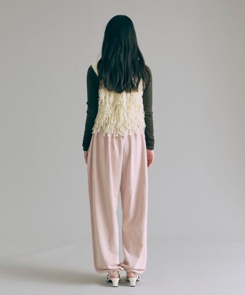 EN NEUME(エンノイム)の「Fringe Knit Bustier(ベスト・レディース・ブラウン/アイボリー/チャコール・FREE)」の12枚目の写真