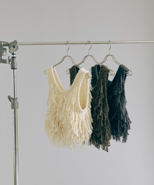 EN NEUME(エンノイム)の「Fringe Knit Bustier(ベスト・レディース・ブラウン/アイボリー/チャコール・FREE)」の9枚目の写真