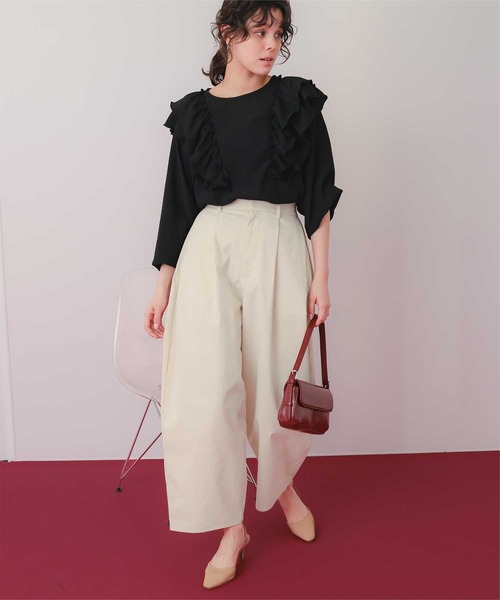 titivate(ティティベイト)の「カーブデザインツイルパンツ(その他パンツ・レディース・ベージュ/カーキ/アイボリー/ブラック・SP/L/M/S)」の2枚目の写真