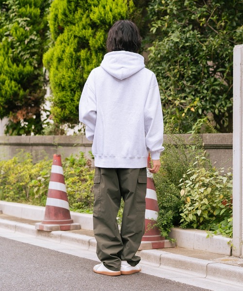 BEN DAVIS(ベンデイビス)の「【BEN DAVIS/ベンデイビス】【すっきりとした一枚どりフードパターン】ワンポイント刺繍 裏起毛フーディー ヘビーウェイトスウェット プルオーバーパーカー ユニセックス(パーカー・メンズ・ブラック/ダークグリーン/グレー・MEDIUM/LARGE/X-LARGE)」の6枚目の写真