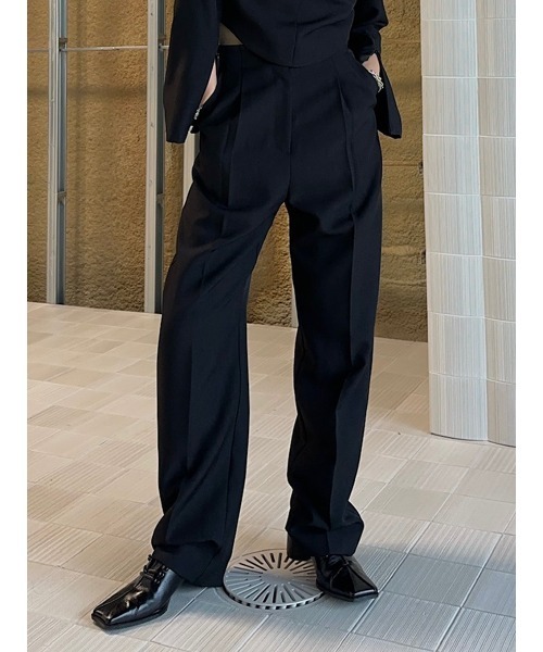 ELCHELE(エルチェレ)の「HALF MOON STRAIGHT PANTS(スラックス・レディース・サンドベージュ/ブラック・36/38)」の7枚目の写真