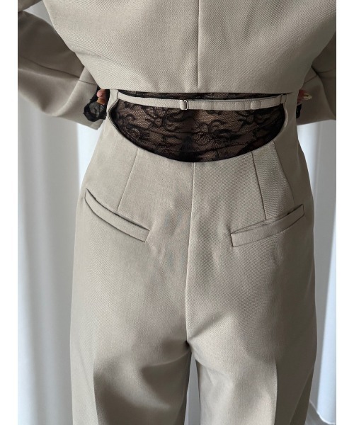 ELCHELE(エルチェレ)の「HALF MOON STRAIGHT PANTS(スラックス・レディース・サンドベージュ/ブラック・36/38)」の6枚目の写真