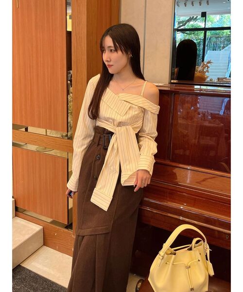 MERCURYDUO(マーキュリーデュオ)の「アシメタックトレンチスカート(スカート・レディース・ライトグレー/ブラウン・SMALL/MEDIUM)」の4枚目の写真