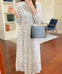 FINEnough（ファインナフ）の「小花柄シャーリングワンピース（ワンピース）」