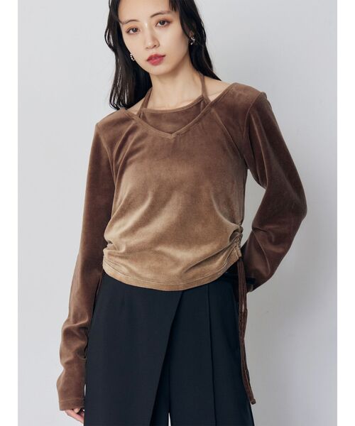 MURUA（ムルーア）の「ホルターネックベロアトップス（Tシャツ/カットソー・レディース・ブラック/ブルー/ベージュ・FREE）」の2枚目の写真