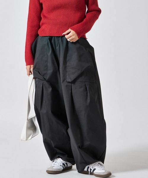 c/est（シーエ）の「c/est/シーエ PATSY Bigforme Pants パッシー 立体的フォルム テーパードデザインパンツ 秋物 秋服 2026年秋冬（その他パンツ・レディース・ブラック/ネイビー・FREE）」の5枚目の写真