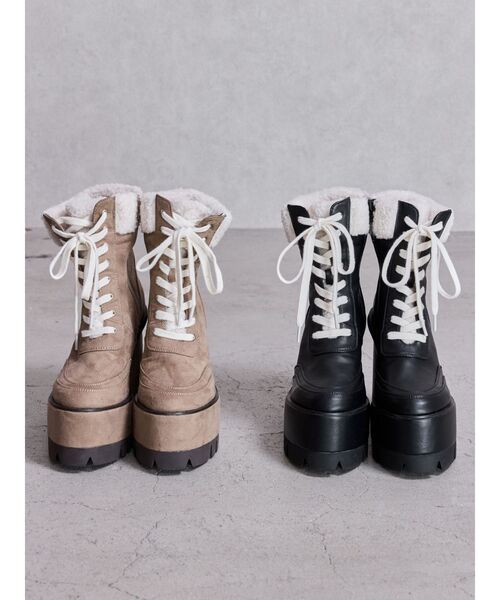 GYDA（ジェイダ）の「TANK SOLES BOAショートブーツ（ブーツ・レディース・ベージュ/ブラック・SMALL/MEDIUM/LARGE）」の4枚目の写真