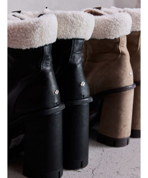 GYDA（ジェイダ）の「TANK SOLES BOAショートブーツ（ブーツ・レディース・ベージュ/ブラック・SMALL/MEDIUM/LARGE）」の6枚目の写真