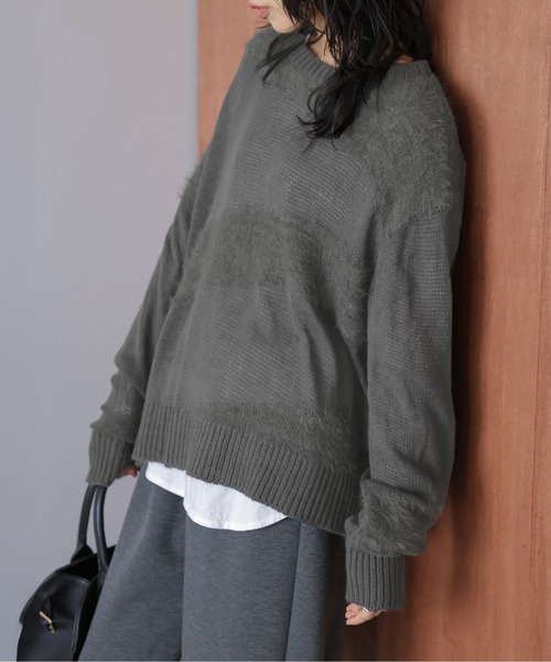 AMELY(エミリー)の「シャギーミックスシアーニットトップス(ニット/セーター・レディース・ブラック/チャコール/ベージュ/ブラウン・フリー)」の11枚目の写真