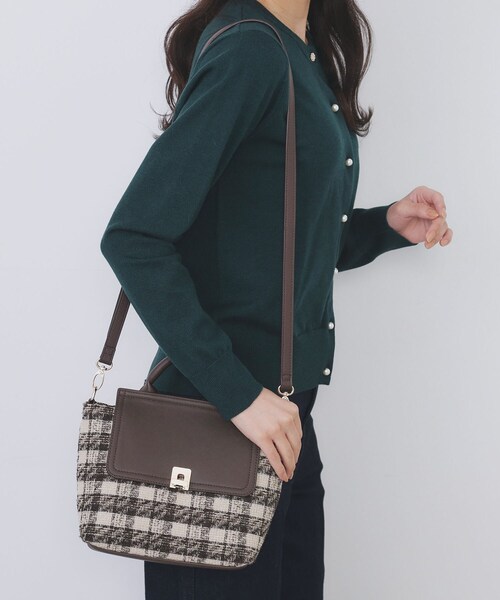 index（インデックス）の「【2WAY】ラメツイードチェックコンビミドルハンドバッグ（ハンドバッグ・レディース・ブラック系3/ダークブラウン系3・00）」の2枚目の写真