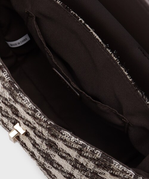 index（インデックス）の「【2WAY】ラメツイードチェックコンビミドルハンドバッグ（ハンドバッグ・レディース・ブラック系3/ダークブラウン系3・00）」の15枚目の写真