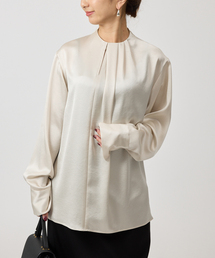 タックドレープブラウス
