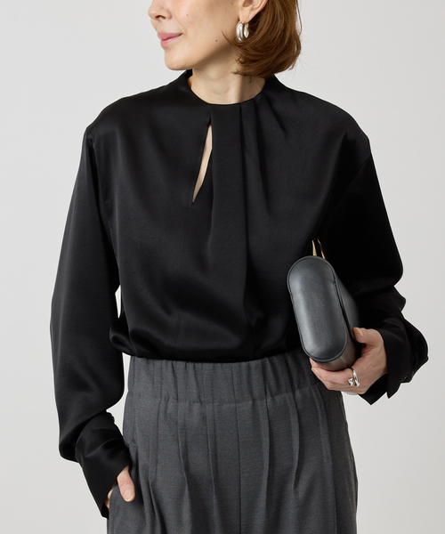 VERMEIL par iena（ヴェルメイユパーイエナ）の「タックドレープブラウス（シャツ/ブラウス・レディース・ブラック/アイボリー・FREE）」の2枚目の写真