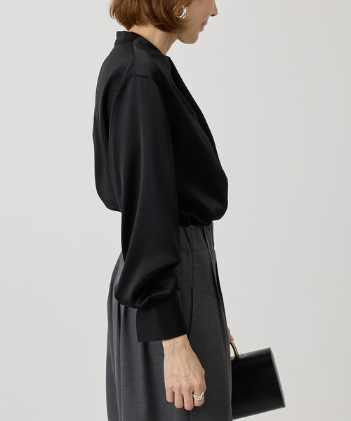 VERMEIL par iena（ヴェルメイユパーイエナ）の「タックドレープブラウス（シャツ/ブラウス・レディース・ブラック/アイボリー・FREE）」の6枚目の写真