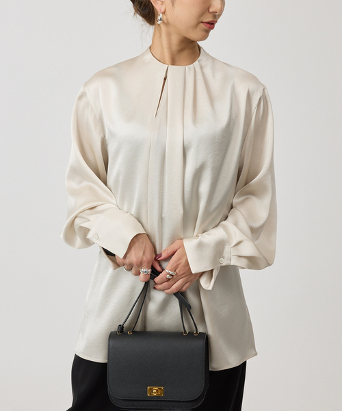 VERMEIL par iena（ヴェルメイユパーイエナ）の「タックドレープブラウス（シャツ/ブラウス・レディース・ブラック/アイボリー・FREE）」の12枚目の写真