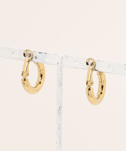 ieLS(イエルズ)の「金属アレルギー対応「ieLS」ステンレス フープピアス(ピアス(両耳用)・メンズ・シルバー/ゴールド・ONE SIZE)」の4枚目の写真