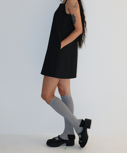 RONRON(ロンロン)の「SQUARE SUSPENDER DRESS BLACK(ワンピース・レディース・その他・FREE)」の6枚目の写真