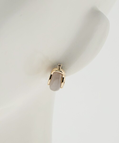 green label relaxing（グリーンレーベルリラクシング）の「マーブルスクエア フープピアス（ピアス（両耳用）・レディース・ライトグレー/ベージュ・FREE）」の3枚目の写真