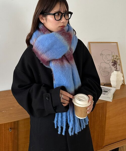 DISCOAT（ディスコート）の「太フリンジボーダーストール（ストール/ショール・レディース・アイボリー/ブルー/グリーン/オレンジ・FREE）」の16枚目の写真