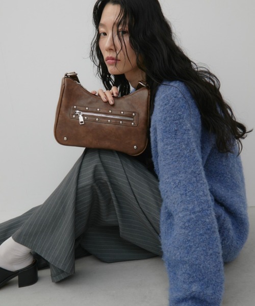 Aunt Marie's(アントマリーズ)の「スタッズ2WAYショルダーバッグ(ショルダーバッグ・レディース・ブラウン/アイボリー/ブラック・FREE)」の3枚目の写真