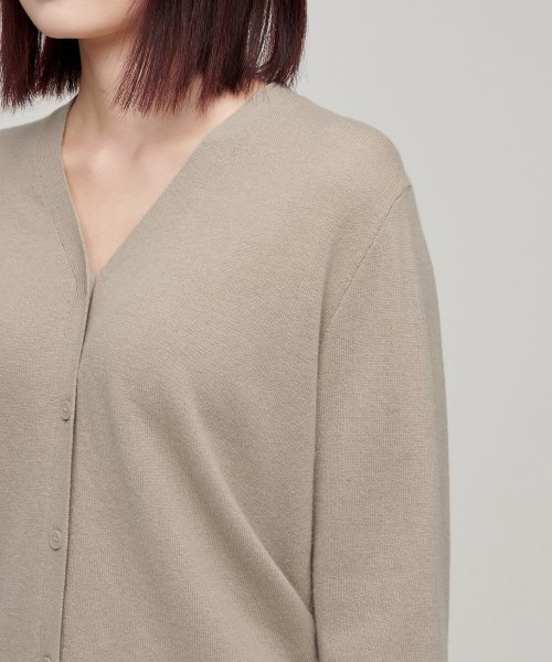 MUSINSA STANDARD WOMAN（ムシンサスタンダードウーマン）の「ウィメンズラムウールカーディガン[ベージュ]（カーディガン/ボレロ・レディース・その他・SMALL/X-SMALL）」の5枚目の写真