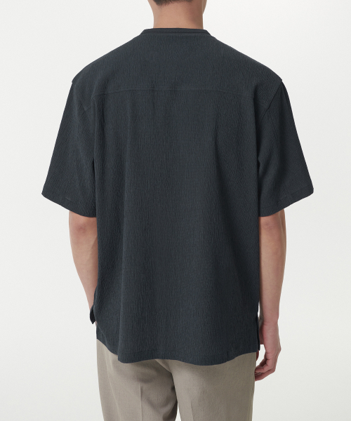 MUSINSA STANDARD（ムシンサスタンダード）の「クランクルオーバーサイズウーブンTシャツ[アイアングレー]（Tシャツ/カットソー・メンズ・その他・MEDIUM/LARGE/X-LARGE/XX-LARGE）」の3枚目の写真