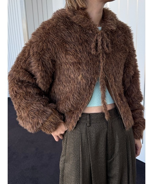 ELCHELE(エルチェレ)の「FUR KNIT ZIP HOODIE(ニット/セーター・レディース・ライトグレー/ブラウン/ブラック・FREE)」の3枚目の写真