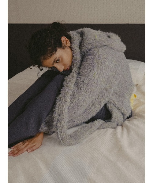 ELCHELE(エルチェレ)の「FUR KNIT ZIP HOODIE(ニット/セーター・レディース・ライトグレー/ブラウン/ブラック・FREE)」の10枚目の写真