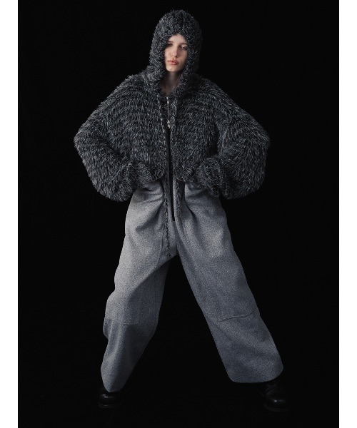 ELCHELE(エルチェレ)の「FUR KNIT ZIP HOODIE(ニット/セーター・レディース・ライトグレー/ブラウン/ブラック・FREE)」の7枚目の写真