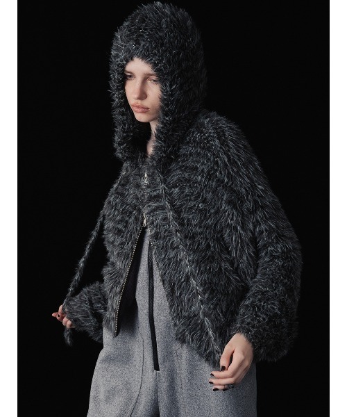 ELCHELE(エルチェレ)の「FUR KNIT ZIP HOODIE(ニット/セーター・レディース・ライトグレー/ブラウン/ブラック・FREE)」の5枚目の写真