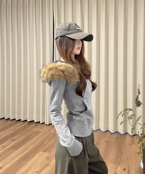 Ritzy（リッツィー）の「フェイクファーフード ジップアップパーカー（パーカー・レディース・モカ/ブラック/グレー・M/L）」の6枚目の写真