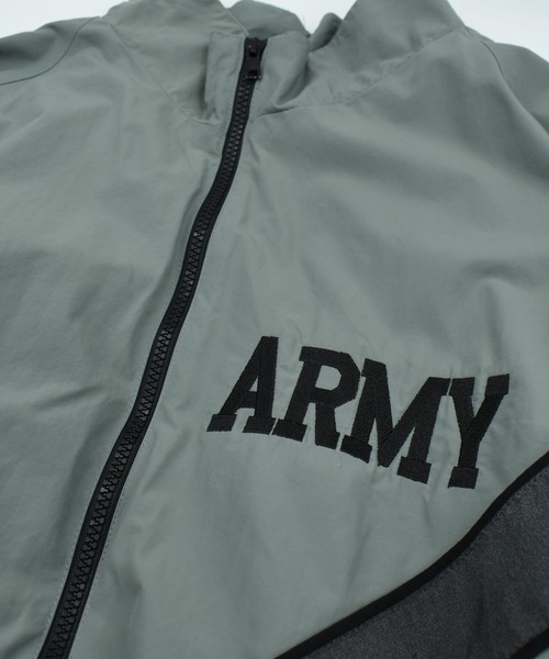 MILITARY（ミリタリー）の「【USED】U.S.ARMY ナイロン トレーニング ジャケット（ナイロンジャケット・メンズ・セージグリーン・X-LARGE）」の2枚目の写真