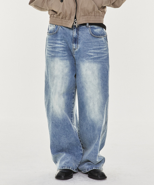 KICHUL（キチョル）の「WHITE LION NEW BAGGY DENIM PANTS (LIGHT BLUE)（デニムパンツ・メンズ・その他・X-SMALL/SMALL/MEDIUM/LARGE）」の4枚目の写真
