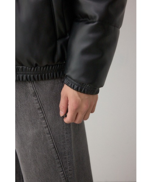 AZUL by moussy(アズールバイマウジー)の「合皮中綿ブルゾン 冬服 秋服(ブルゾン・メンズ・ブラック/ダークブラウン・MEDIUM/LARGE)」の3枚目の写真