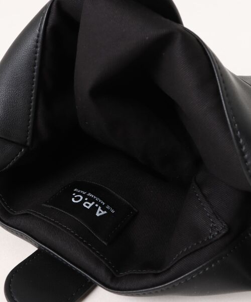 A.P.C.（アーペーセー）の「BABY NINON SHOULDER（ショルダーバッグ・レディース・ブラック/ベージュ系その他・XS）」の5枚目の写真