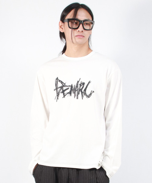DEMARC(ドゥマーク)の「M GRAFFITI LOGO TEXT BOXY LONG SLEEVE - White(Tシャツ/カットソー・メンズ・その他・MEDIUM/LARGE)」の2枚目の写真