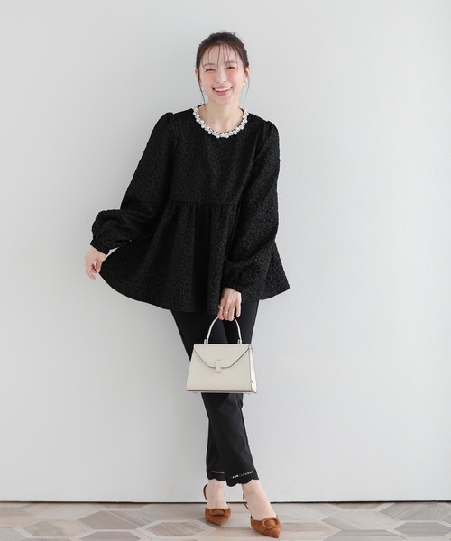 Fit more(フィットモア)の「パールネックフラワージャガードトップス(その他トップス・レディース・ブルー/ブラック/クリーム・FREE)」の6枚目の写真