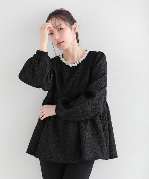 Fit more(フィットモア)の「パールネックフラワージャガードトップス(その他トップス・レディース・ブルー/ブラック/クリーム・FREE)」の7枚目の写真